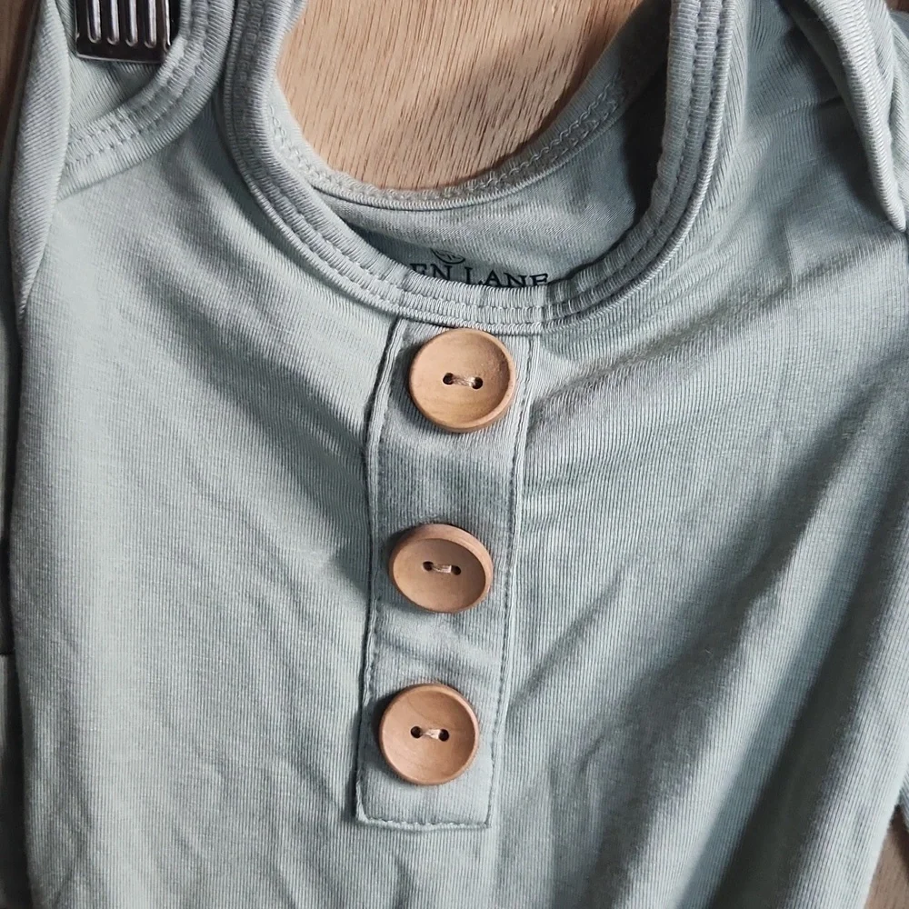 NWOT Caden Lane Sage Baby Onesie with Wooden Buttons Preemie 4-6lbs